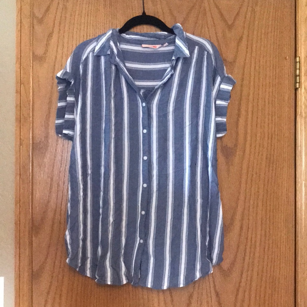 EVRI button down